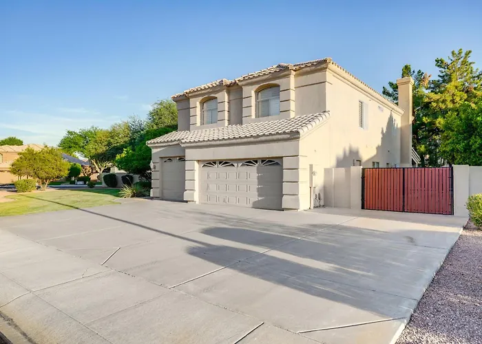 Heated Pool & Putting Green: Chandler Home! Сasa de vacaciones