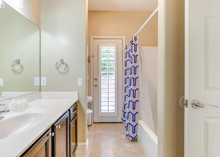 Сasa de vacaciones Heated Pool & Putting Green: Chandler Home! *