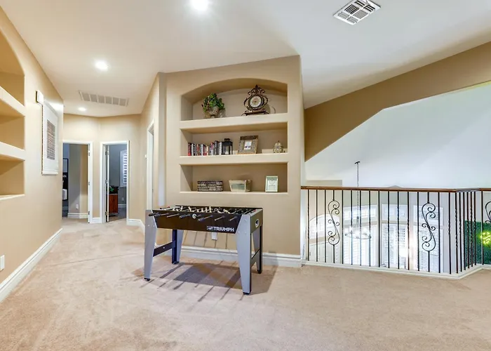 Heated Pool & Putting Green: Chandler Home! Сasa de vacaciones Chandler