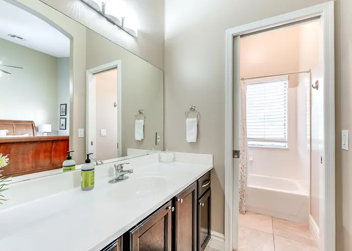 Heated Pool & Putting Green: Chandler Home! *