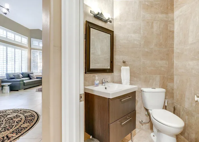 Heated Pool & Putting Green: Chandler Home! * Chandler