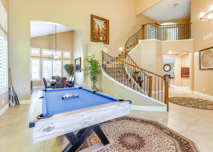 Сasa de vacaciones Heated Pool & Putting Green: Chandler Home!