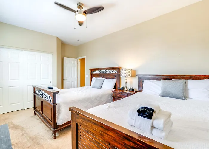 Heated Pool & Putting Green: Chandler Home! * Chandler