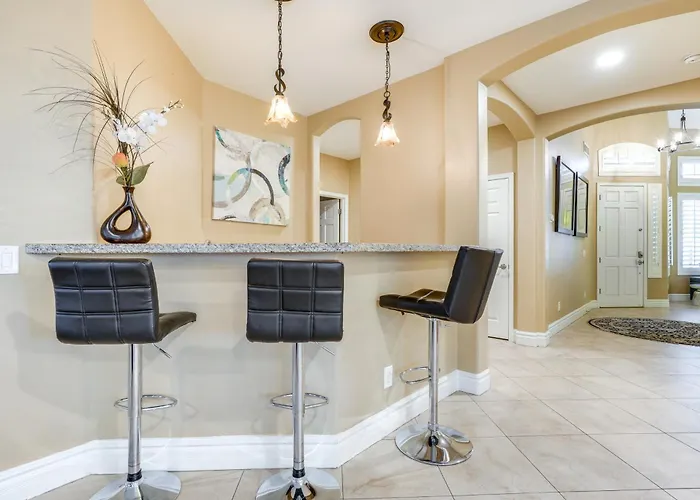 Heated Pool & Putting Green: Chandler Home! Сasa de vacaciones Chandler