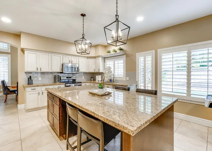 Heated Pool & Putting Green: Chandler Home! *