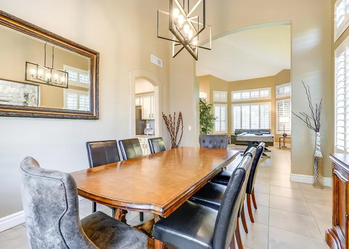 Heated Pool & Putting Green: Chandler Home! * Chandler