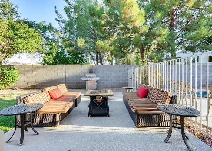 Heated Pool & Putting Green: Chandler Home! Сasa de vacaciones *