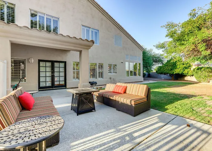 Heated Pool & Putting Green: Chandler Home! Сasa de vacaciones Chandler