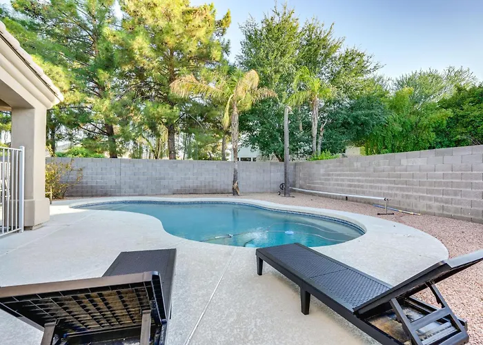 Сasa de vacaciones Heated Pool & Putting Green: Chandler Home! Chandler