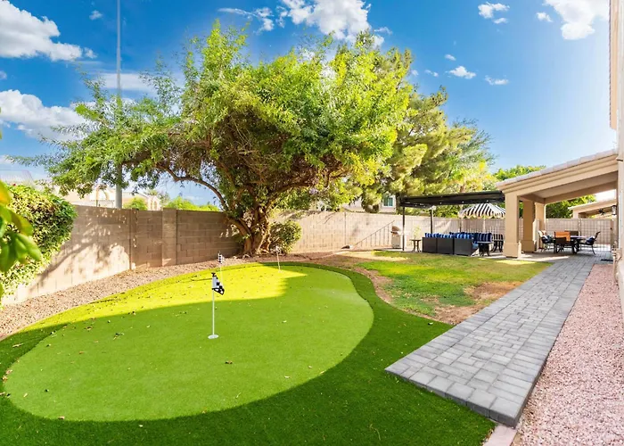 Сasa de vacaciones Heated Pool & Putting Green: Chandler Home! *