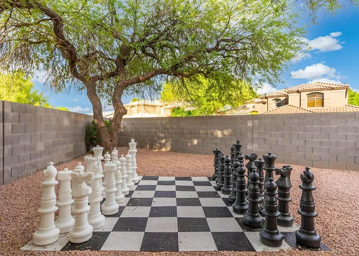 Heated Pool & Putting Green: Chandler Home! Chandler