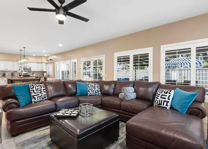 Сasa de vacaciones Heated Pool & Putting Green: Chandler Home!