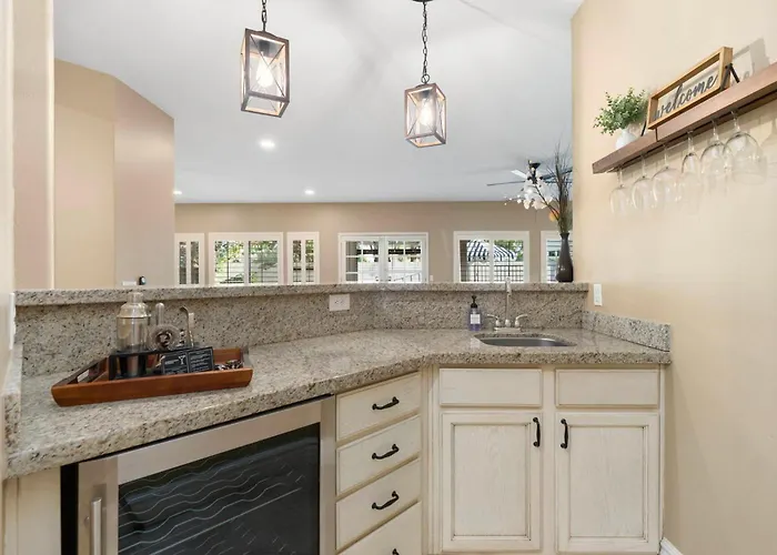 Heated Pool & Putting Green: Chandler Home! Сasa de vacaciones