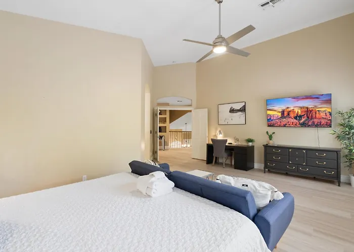 Heated Pool & Putting Green: Chandler Home! Сasa de vacaciones