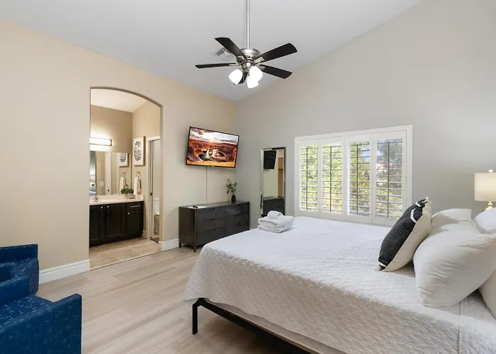 Heated Pool & Putting Green: Chandler Home! Сasa de vacaciones Chandler