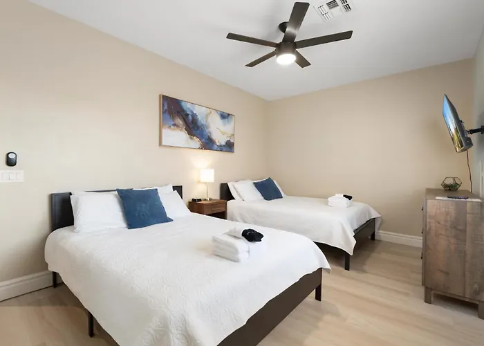 Heated Pool & Putting Green: Chandler Home! Сasa de vacaciones Chandler