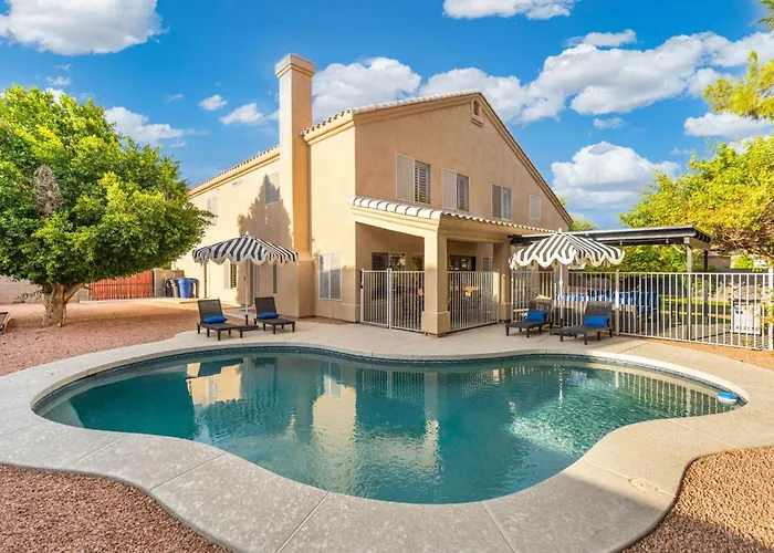 Сasa de vacaciones Heated Pool & Putting Green: Chandler Home! Chandler